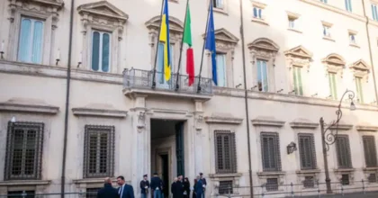 Governo proroga sconto accise e approva decreto per continuità impianti ex Ilva