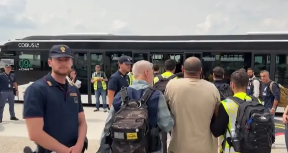 Immigrazione, rimpatriati al Cairo con volo charter 23 egiziani espulsi