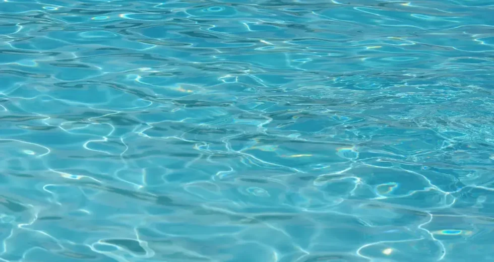 Bimba di 2 anni annega in piscina e muore a Palermo