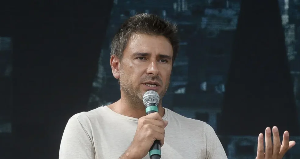 Alessandro Di Battista ricoverato a Cuba, M5s “Grande apprensione”
