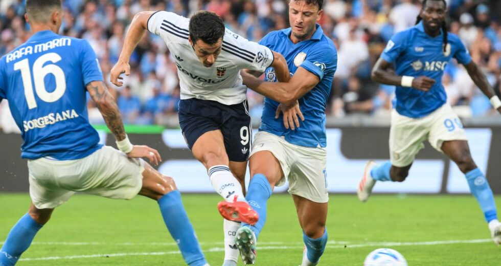 Baturina e Douvikas piegano il Napoli al Maradona, vince il Como 2-1