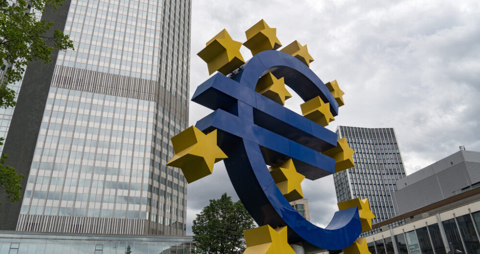 Prospettive economiche nell’area euro: rischi al ribasso per la crescita e al rialzo per l’inflazione