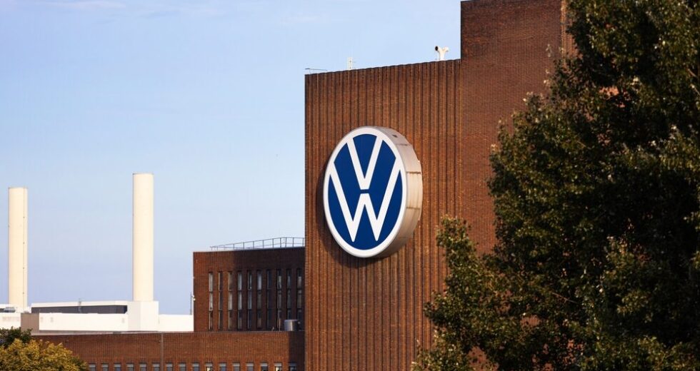 Volkswagen annuncia 50.000 tagli al personale: preoccupazioni e reazioni
