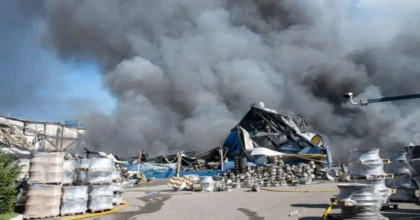 Ucraina, sette morti a Kiev in un attacco russo a un deposito ferroviario