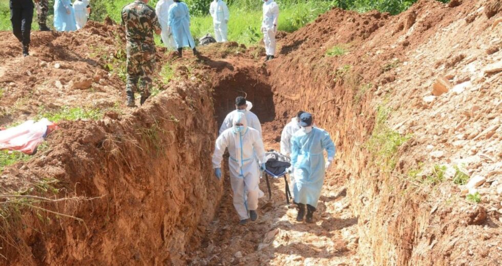 In Nepal si aggrava il bilancio delle vittime, oltre 1000 i morti