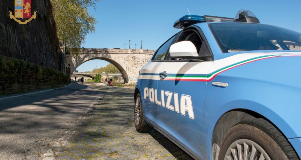 Accoltella ex moglie a Roma e fugge, fermato dopo 7 ore di ricerche