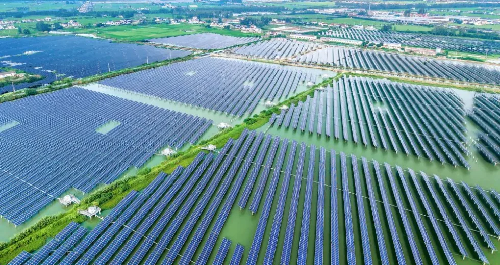 Cina, capacità fotovoltaica supera per la prima volta quella a carbone