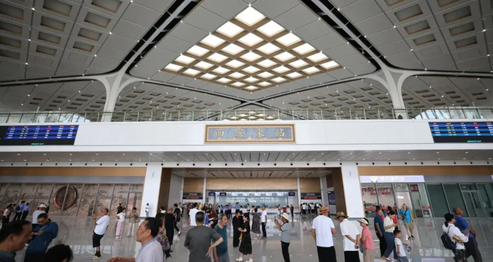 Cina, oltre 900 milioni di spostamenti ferroviari nel picco estivo