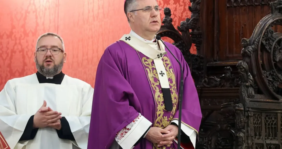 Arcivescovo Palermo “L’umanità intera aspira alla pace, ha bisogno di pace”
