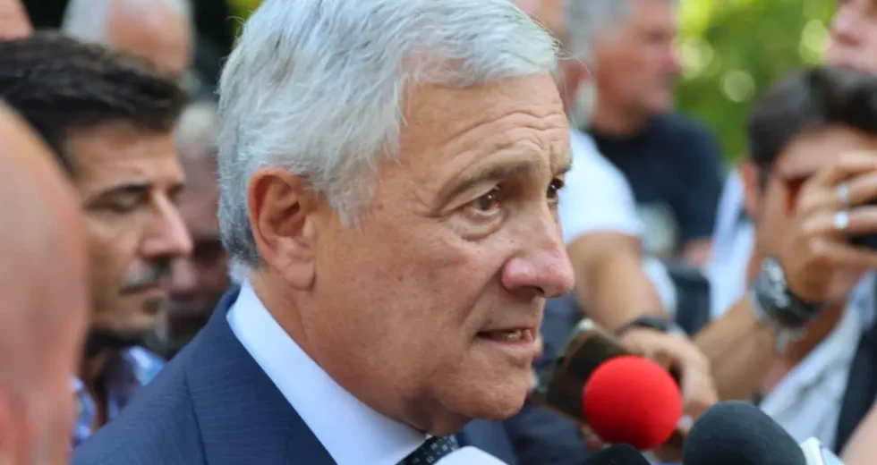 Tajani “I sovranisti di Afd sono nemici dell’Italia, noi diversi dalla Lega”