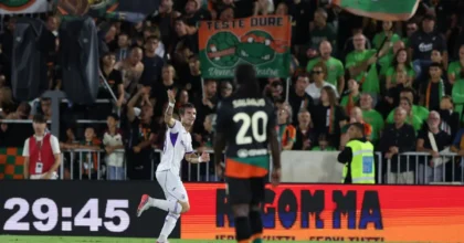 La Fiorentina rinasce con Vanoli e Mastantuono, Venezia ko 4-2