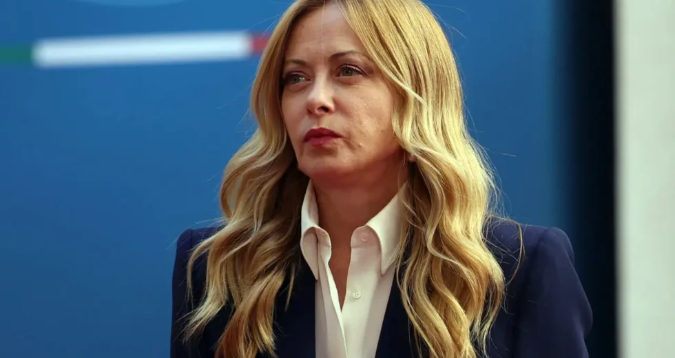 Meloni “Numero massimo di stranieri in classe e divieto di burqa, presto la norma”
