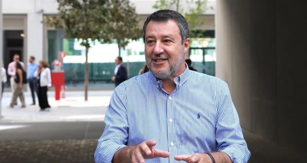 Salvini a Pontida “Proporrò congresso straordinario a ottobre, uniti si vince”