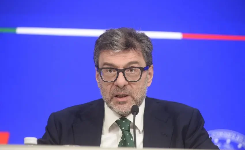 Pil, Giorgetti “L’Ocse riconosce previsioni di crescita, non siamo in coda Ue”