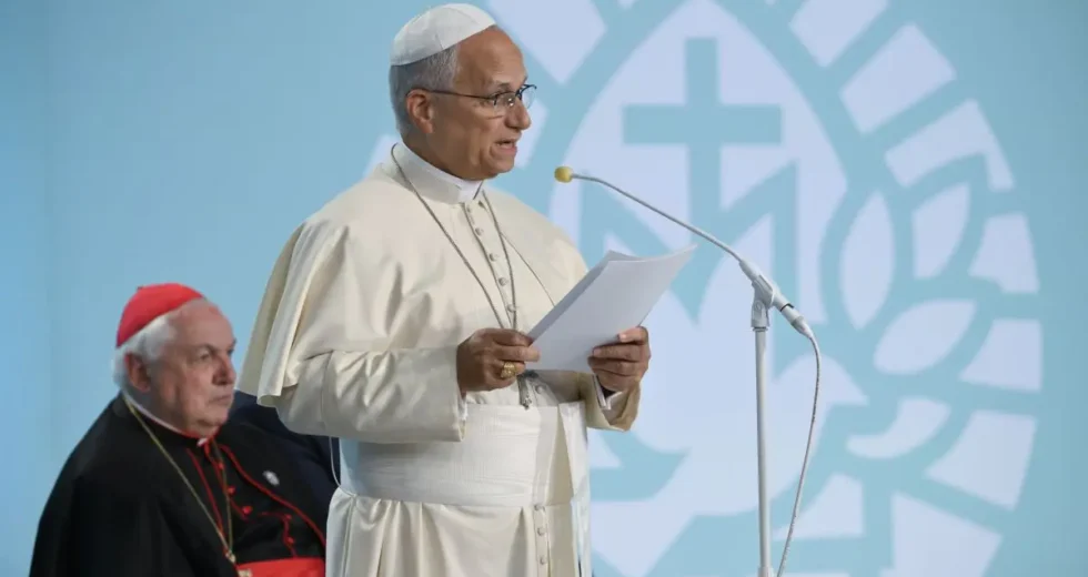 Papa “No all’illusione del riarmo, servono sforzi creativi per la pace”