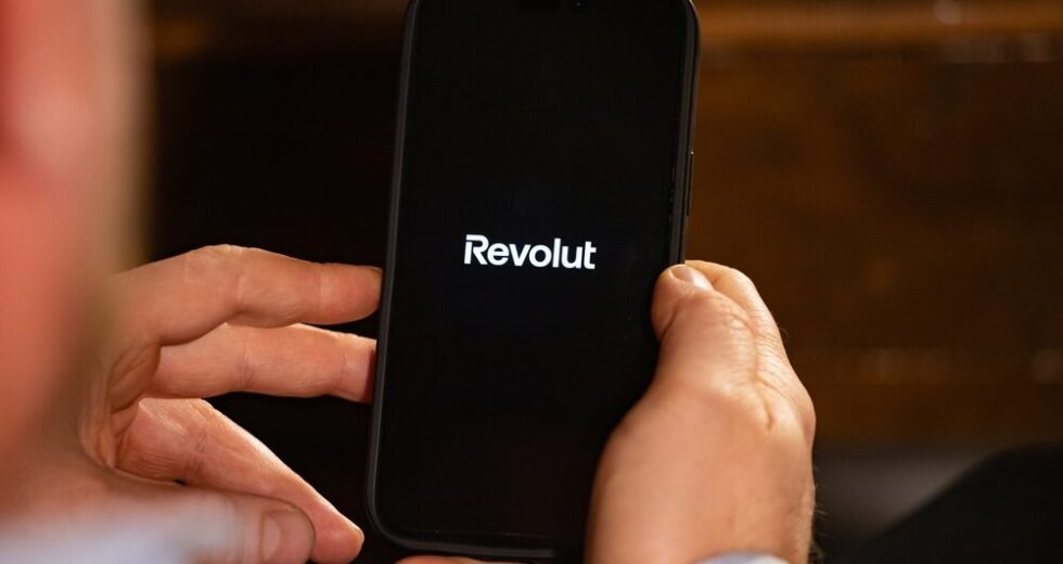 Revolut lancia il pagamento con riconoscimento facciale nel Regno Unito
