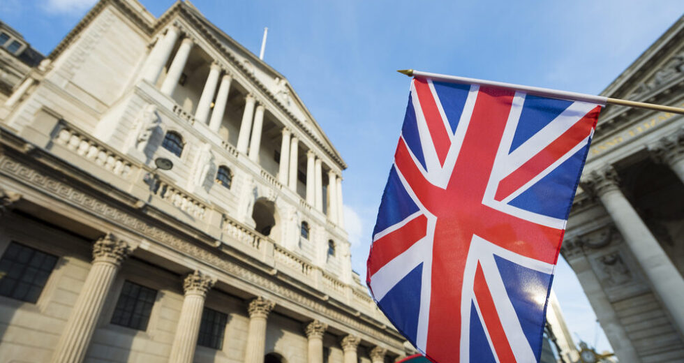Bank of England: l’impatto dell’IA sul PIL e le strategie aziendali necessarie