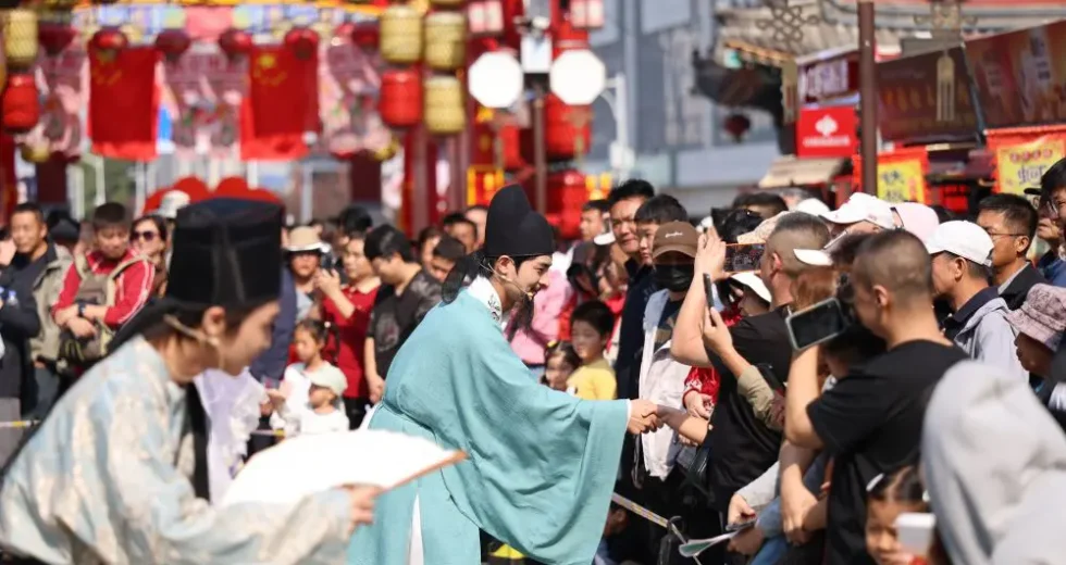 Cina, in crescita i consumi per la Festa nazionale