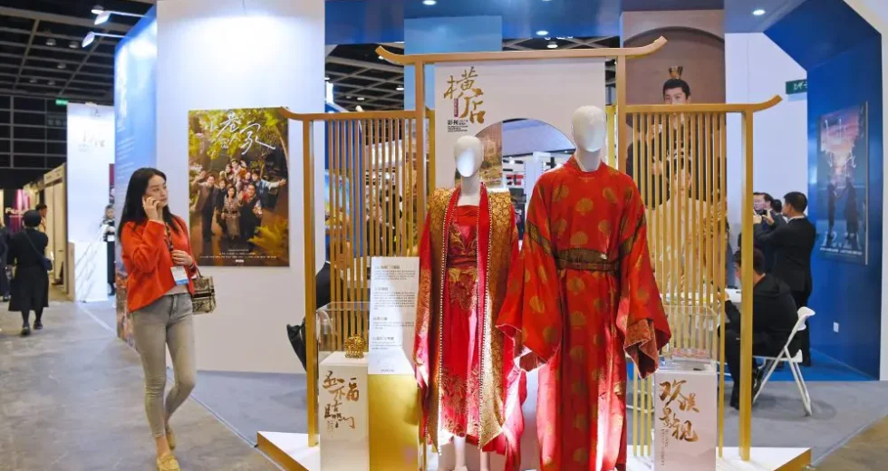 I turisti diventano attori di fiction nella “Hollywood cinese” di Hengdian