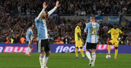 L’ultima di Messi con l’Argentina, due assist e un gol “Ora farò il tifoso”