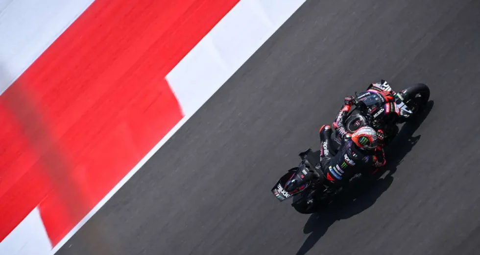 Bezzecchi trionfa nel Gp di Indonesia, podio tutto di marca Aprilia