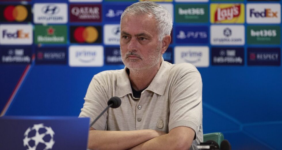 Mourinho “Per 90 minuti con la Roma avversari, non nemici”