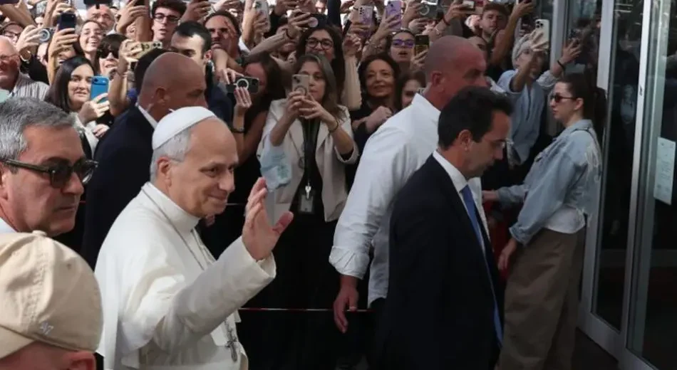 Papa Leone XIV rientrato in Vaticano dopo le dimissioni dal Gemelli