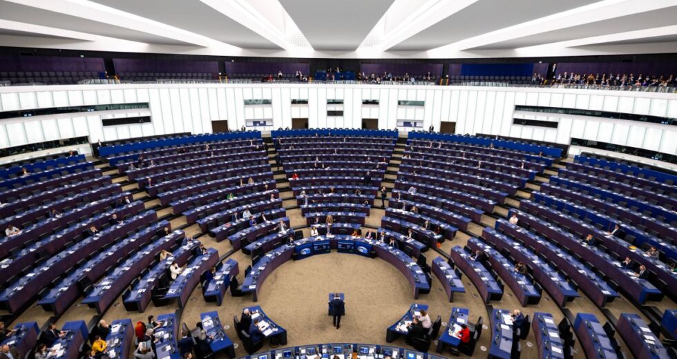 Ue, il Parlamento Europeo fissa le priorità per il bilancio 2027