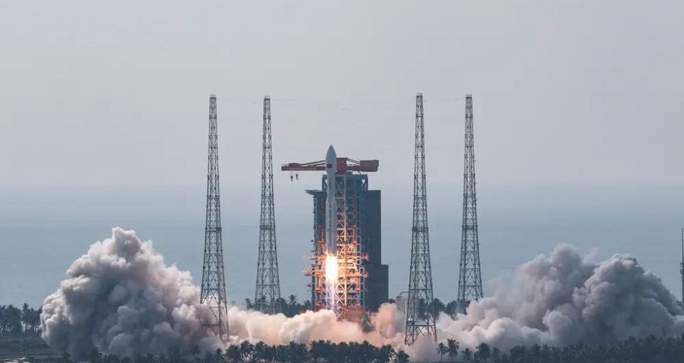 Cina, lanciato un nuovo gruppo di satelliti per Internet