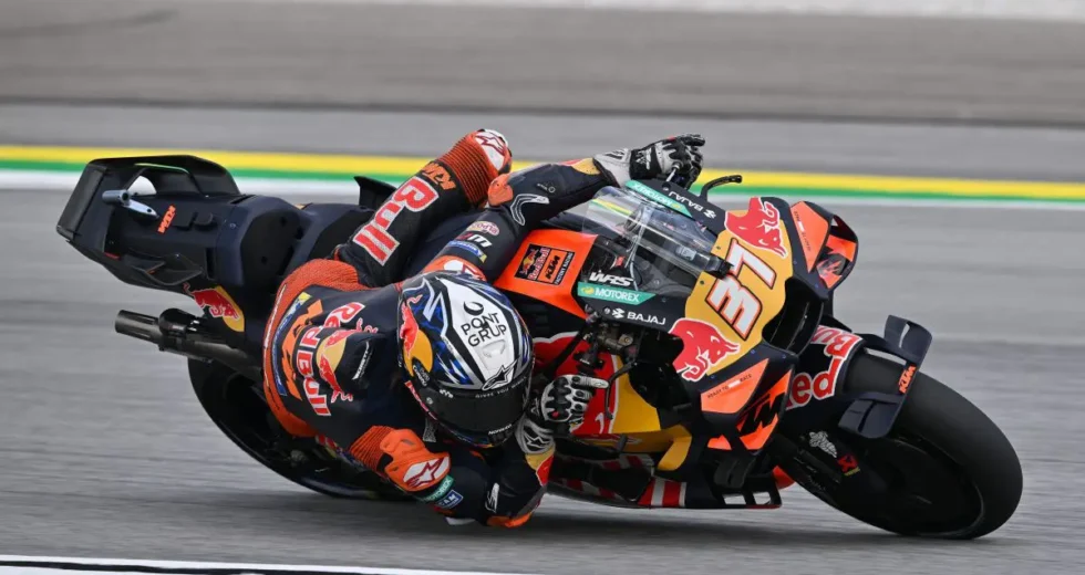 Acosta vince la sprint in Malesia davanti a Marc Marquez e Bezzecchi