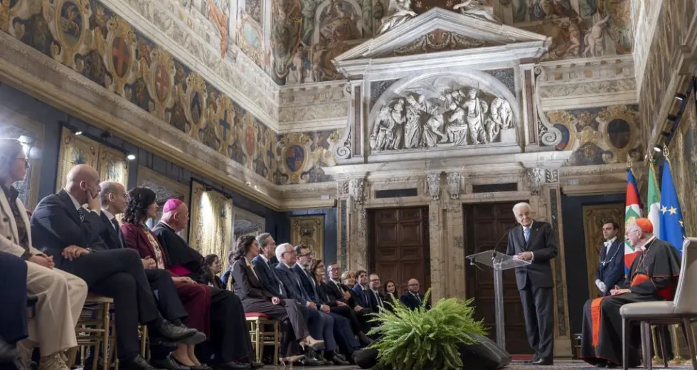 Mattarella “In tempi di incertezza il futuro va disegnato dai giovani”