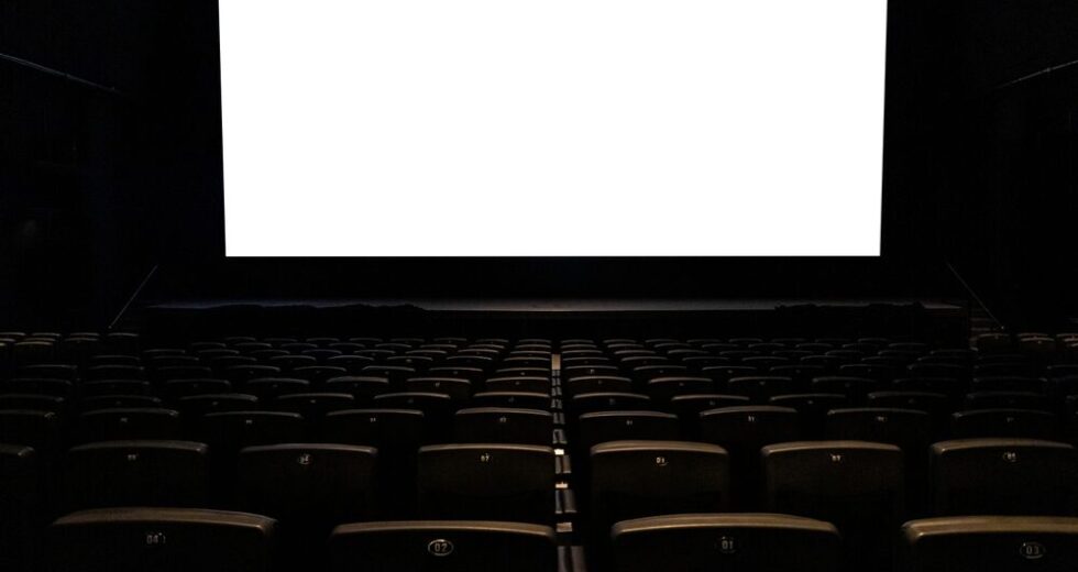 Cinema: Riduzione del 27% degli aiuti pubblici nel 2025 e fragilità delle imprese